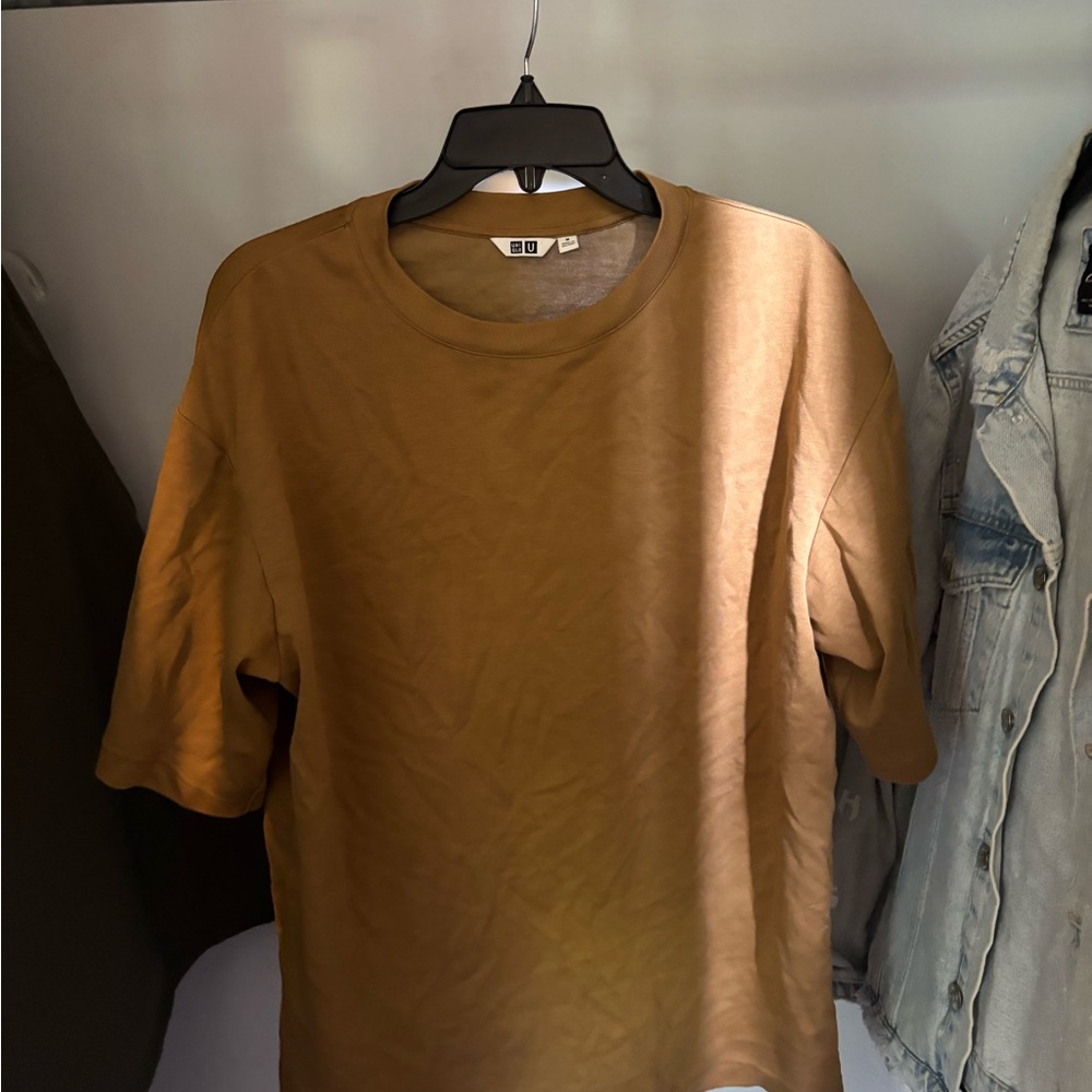 Uniqlo Men's Brown T-Shirt